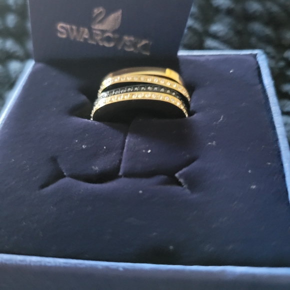 Swarovski Crystal Vio Stack Ring Size 7/55. NIB - Picture 5 of 8